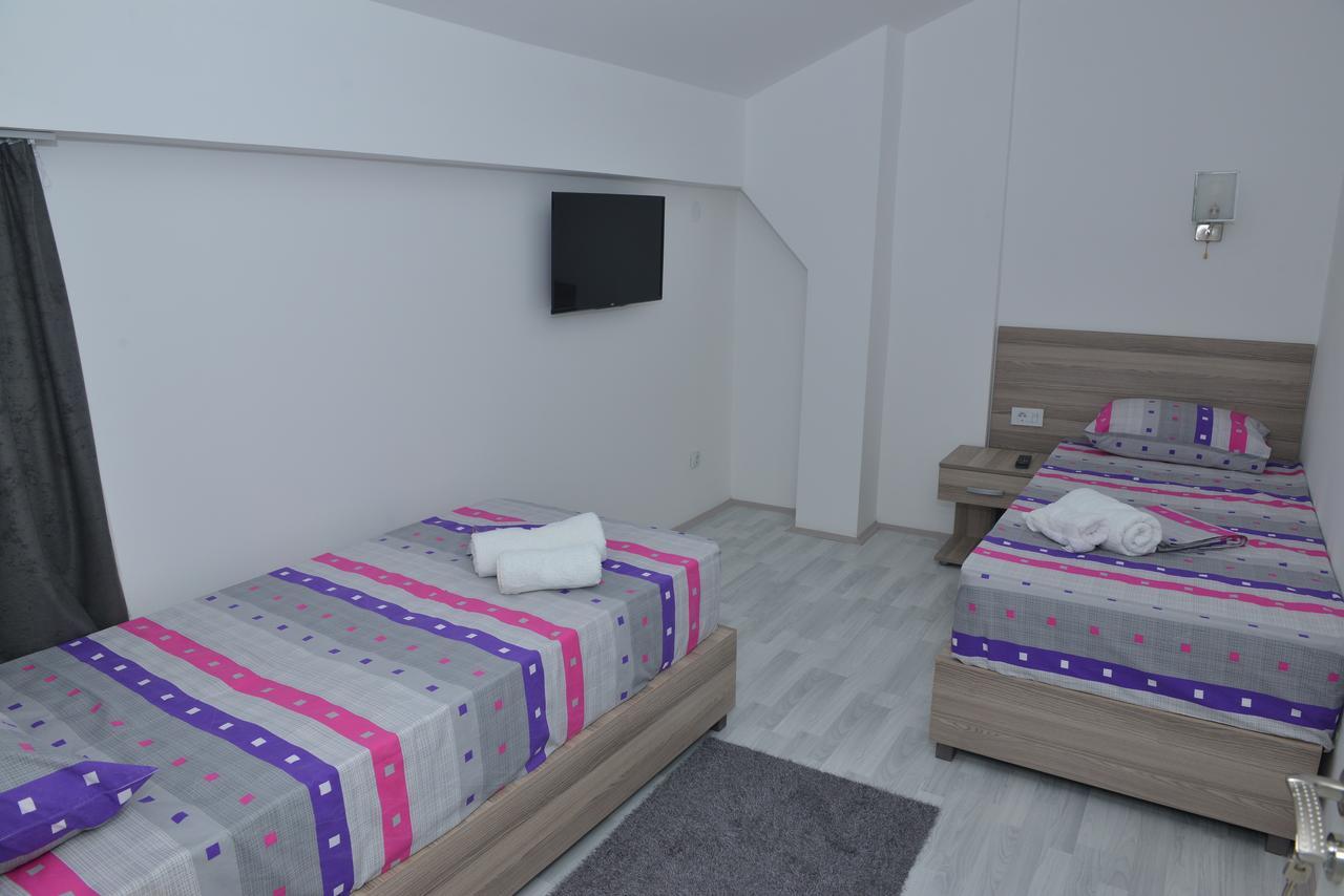 Atina Lux Hostel Leskovac  Exterior foto